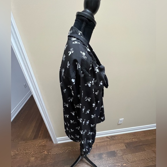 JUICY COUTURE Black SongBird Printed Long sleeve Blouse women’s size Medium - Picture 4 of 10